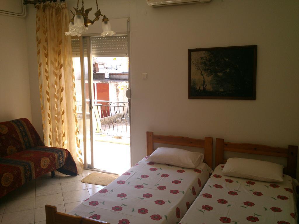 Gkoloi Studios & Apartments Kalyves Polygyrou Bagian luar foto